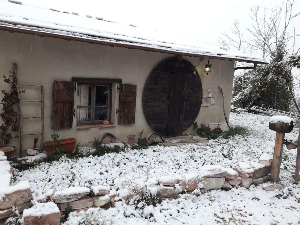 Casa Hobbit Villa Gualdo Tadino Esterno foto